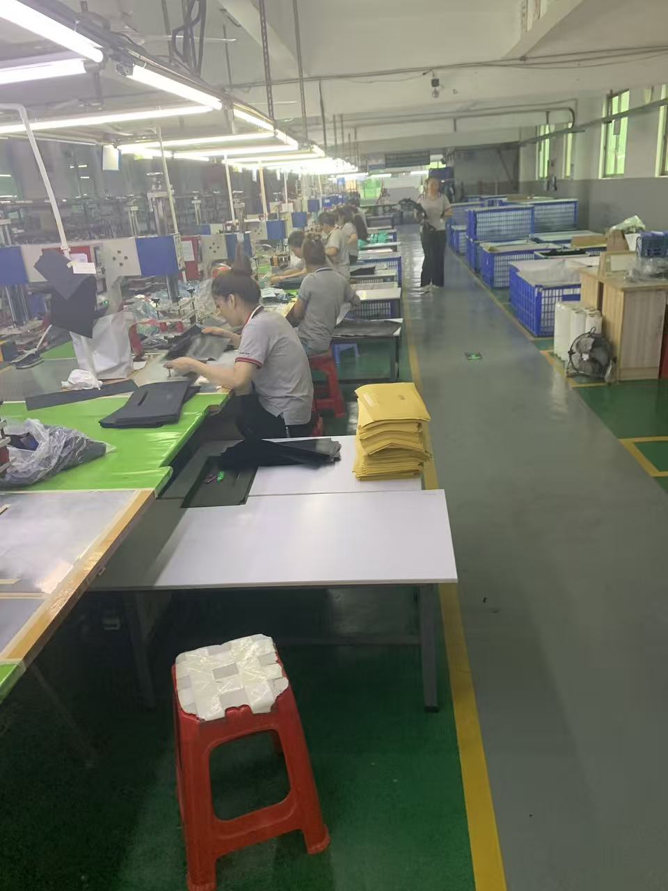 Como escolher um fabricante de mochila impermeável