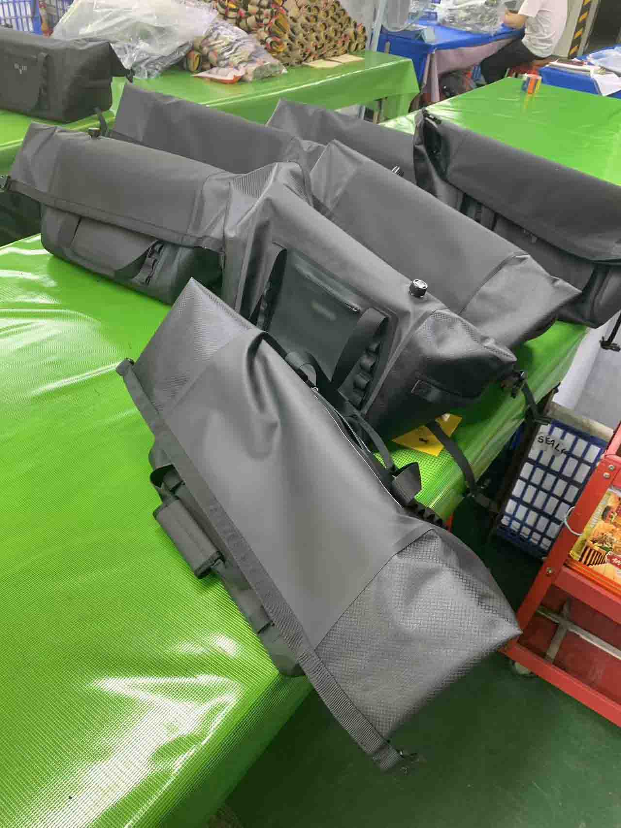 Sealock conclui uma produção OEM de bolsas de equipamentos impermeáveis ​​soldadas para uma marca estrangeira