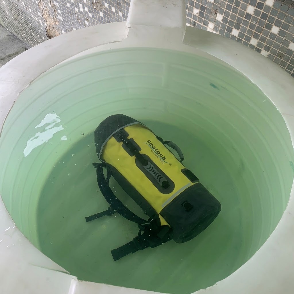 Processo de produção de mochila à prova d'água IPX8
