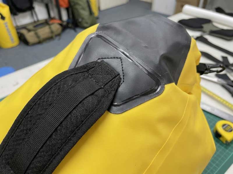 Mochilas Dry Bag: O que muda quando uma bolsa seca ganha alças
